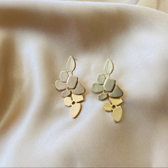 Myth X Dream Jewelry - 💙LAST ONE 💖Golden leaves Minimalist Earrings